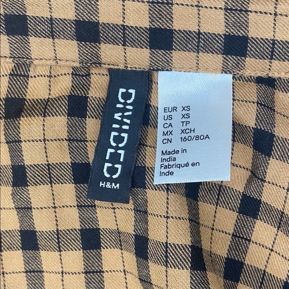 H&M long sleeve shirt, size XS, bottoms up, square shirt pattern - Picture 4 of 4